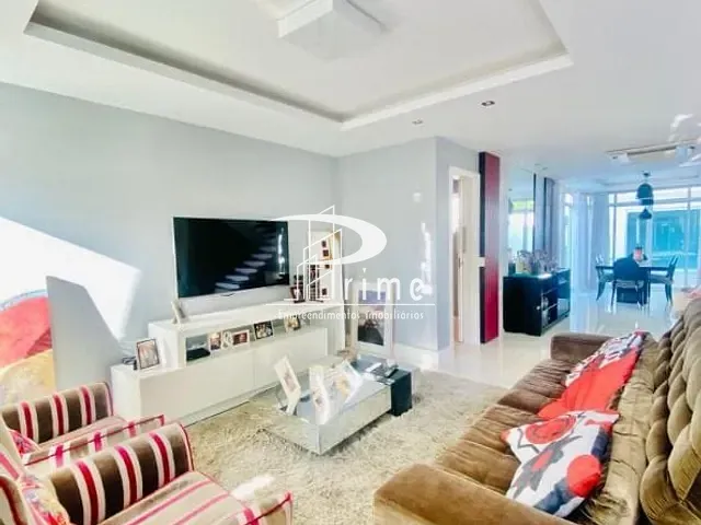Casa com 525m² 4 quartos e 5 banheiros, à venda, no bairro Piratininga em Niterói