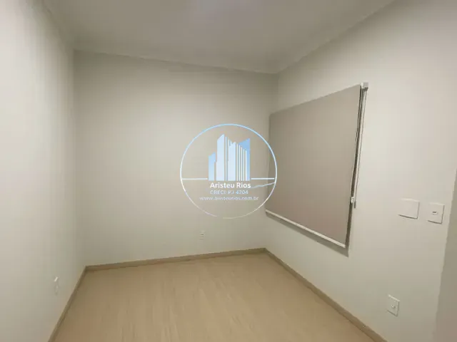 Casa com 110m² 3 quartos e 2 banheiros, à venda, no bairro Parque Real em Pouso Alegre