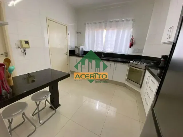 Casa com 330m², à venda, no bairro Jardim Sumaré em Araçatuba