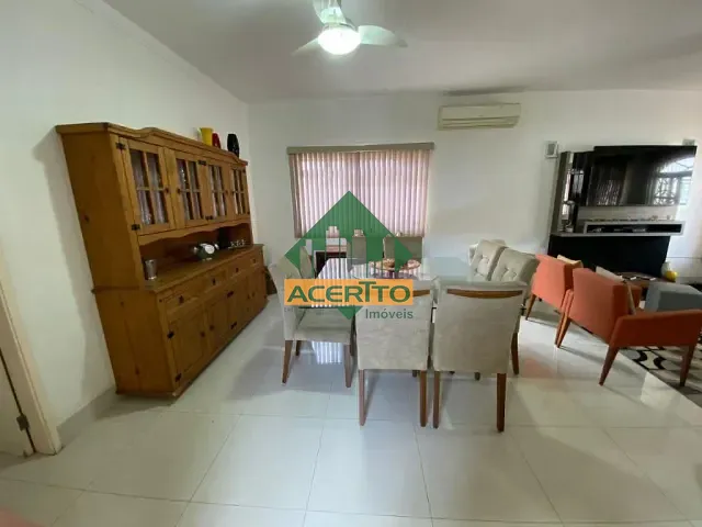 Casa com 330m², à venda, no bairro Jardim Sumaré em Araçatuba