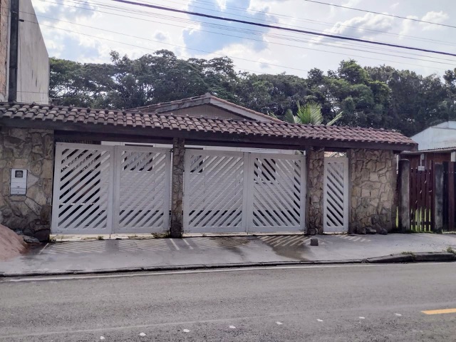 Casa com 3000m² 3 quartos e 3 banheiros, à venda, no bairro Jardim Raphael em Bertioga