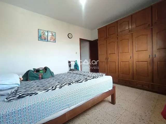 Casa com 360m² 4 quartos e 2 banheiros, à venda, no bairro Floramar em Belo Horizonte