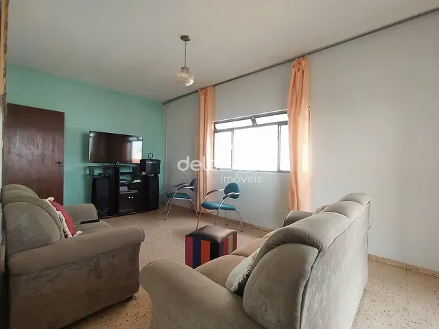 Casa com 360m² 4 quartos e 2 banheiros, à venda, no bairro Floramar em Belo Horizonte