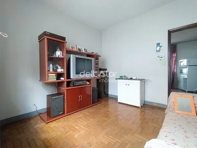 Casa com 360m² 4 quartos e 2 banheiros, à venda, no bairro Floramar em Belo Horizonte