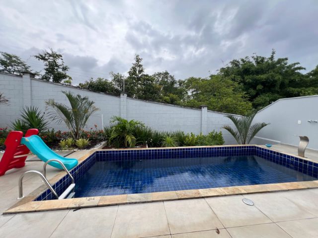 Casa com 361m² 4 quartos e 6 banheiros, à venda, no bairro Alphaville em Rio das Ostras