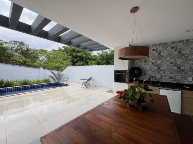 Casa com 361m² 4 quartos e 6 banheiros, à venda, no bairro Alphaville em Rio das Ostras