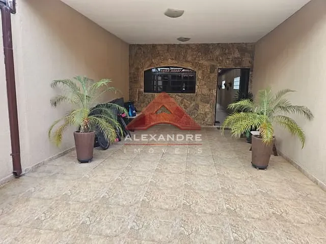 Casa com 181m² 3 quartos e 4 banheiros, à venda, no bairro Vila Industrial em São José dos Campos