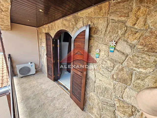Casa com 181m² 3 quartos e 4 banheiros, à venda, no bairro Vila Industrial em São José dos Campos