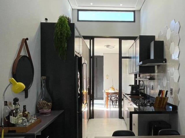Casa com 175m² 3 quartos e 3 banheiros, à venda, no bairro Residencial Vila Romana em Pindamonhangaba