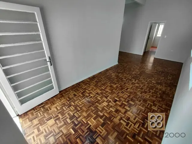 Casa 2 quartos e 1 banheiro, para alugar, no bairro Alto Da Xv em Curitiba