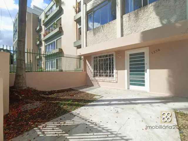 Casa 2 quartos e 1 banheiro, para alugar, no bairro Alto Da Xv em Curitiba