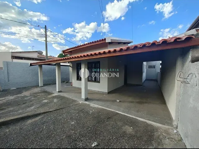 Casa com 262m² 3 quartos e 1 banheiro, à venda ou para alugar, no bairro Vila Morro do Castanho em Cosmópolis
