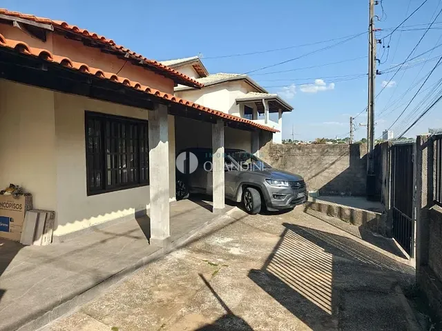 Casa com 262m² 3 quartos e 1 banheiro, à venda, no bairro Vila Morro do Castanho em Cosmópolis
