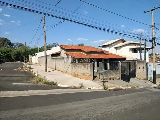 Casa com 262m² 3 quartos e 1 banheiro, à venda, no bairro Vila Morro do Castanho em Cosmópolis