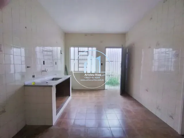 Casa com 168m² 3 quartos e 1 banheiro, para alugar, no bairro Nova Pouso Alegre em Pouso Alegre