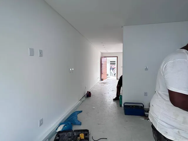 Casa 3 quartos e 3 banheiros, à venda, no bairro Vale das Palmeiras em Macaé