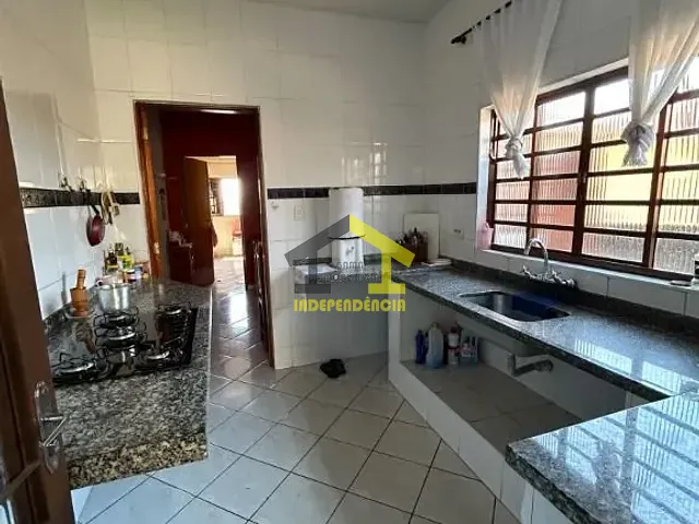 Casa com 250m² 3 quartos e 2 banheiros, à venda, no bairro Loteamento Itatiba Park em Itatiba