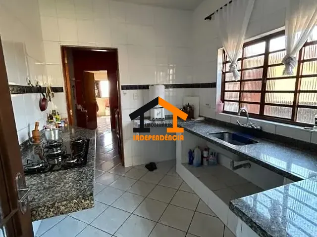 Casa com 250m² 3 quartos e 2 banheiros, à venda, no bairro Loteamento Itatiba Park em Itatiba
