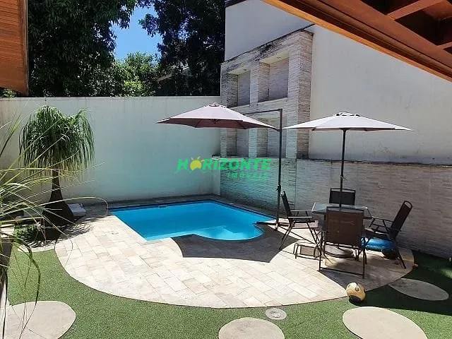 Casa com 375m² 3 quartos e 4 banheiros, à venda, no bairro Urbanova em São José dos Campos