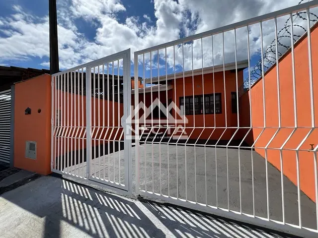Casa com 150m² 2 quartos e 2 banheiros, à venda, no bairro Jaraguá em São Sebastião