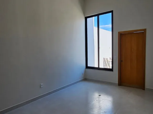 Casa 2 quartos e 2 banheiros, à venda, no bairro Vale das Palmeiras em Macaé