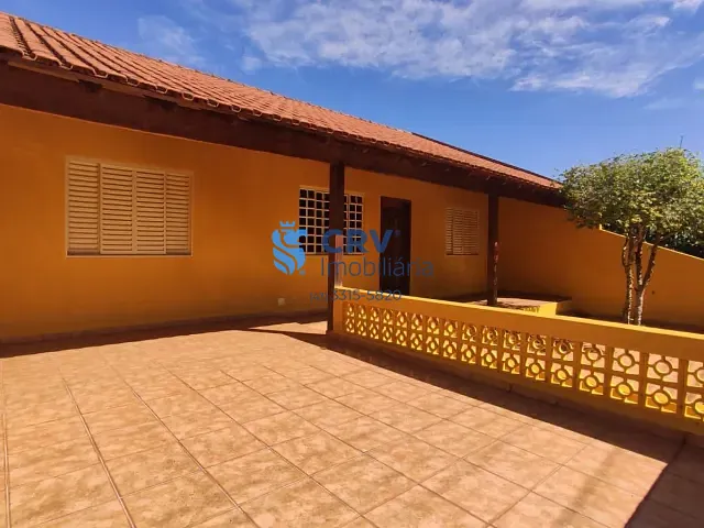 Casa com 292m² 2 quartos e 2 banheiros, à venda, no bairro Lindóia em Londrina