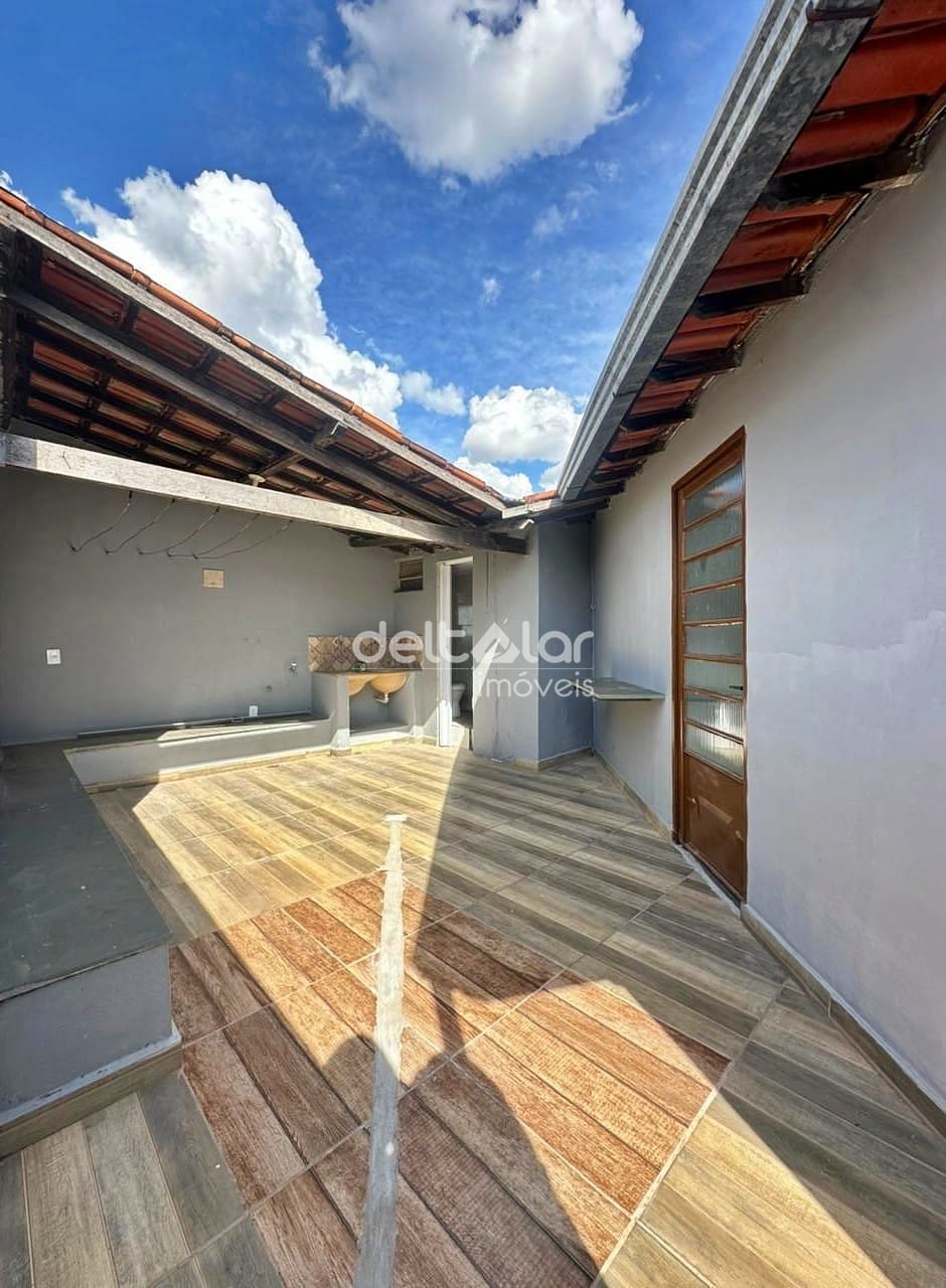 Casa, 2 quartos, 80 m² - Foto 1