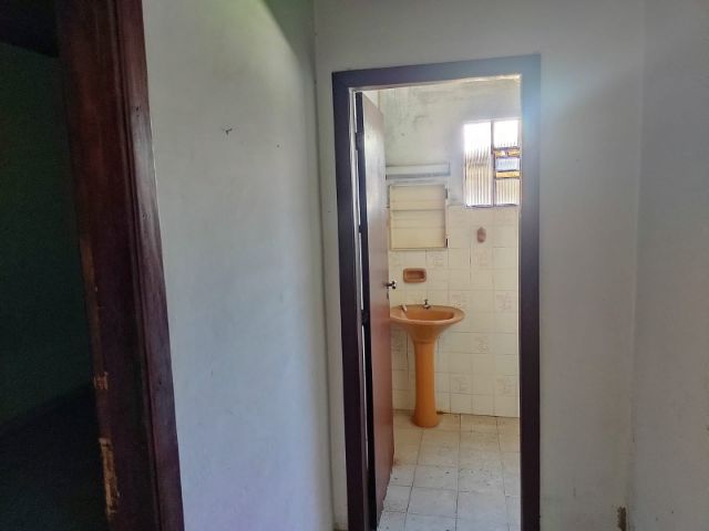 Casa com 250m² 3 quartos e 2 banheiros, à venda, no bairro Parque São Benedito em Pindamonhangaba