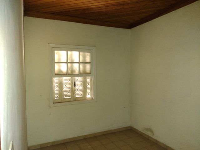Casa com 250m² 3 quartos e 2 banheiros, à venda, no bairro Parque São Benedito em Pindamonhangaba