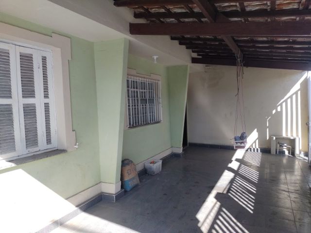 Casa com 250m² 3 quartos e 2 banheiros, à venda, no bairro Parque São Benedito em Pindamonhangaba