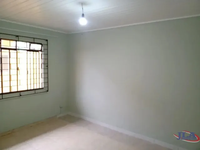 Casa 2 quartos e 1 banheiro, para alugar, no bairro Barreirinha em Curitiba