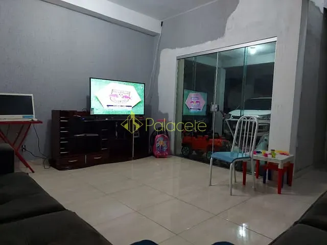 Casa 3 quartos e 4 banheiros, à venda, no bairro Jardim do Vale I em Guaratinguetá