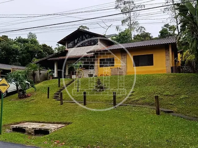 Casa com 742m² 3 quartos e 4 banheiros, à venda, no bairro Fazenda da Ilha em Embu-Guaçu