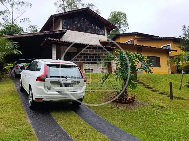 Casa com 742m² 3 quartos e 4 banheiros, à venda, no bairro Fazenda da Ilha em Embu-Guaçu