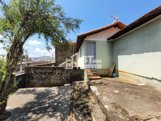 Casa com 216m² 3 quartos e 2 banheiros, à venda, no bairro Vila Caracol em Andradas