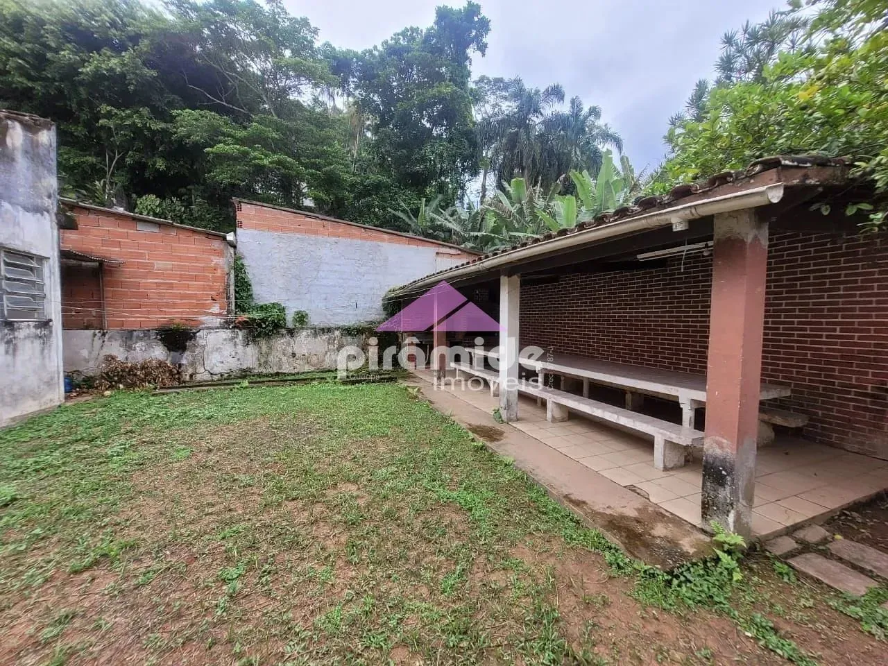 Casa, 3 quartos, 214 m² - Foto 1