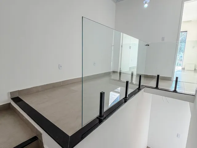 Casa 3 quartos e 3 banheiros, à venda, no bairro Colinas em Rio das Ostras