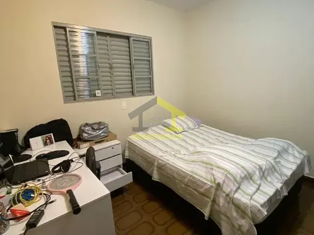 Casa com 135m² 3 quartos e 2 banheiros, à venda, no bairro Parque São Francisco em Itatiba