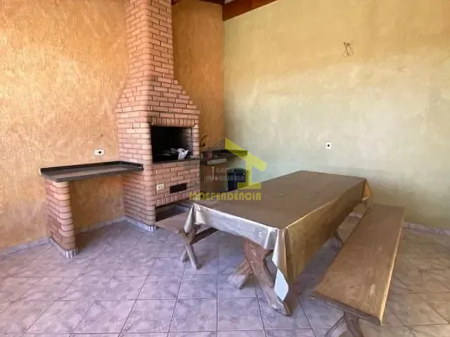 Casa com 135m² 3 quartos e 2 banheiros, à venda, no bairro Parque São Francisco em Itatiba
