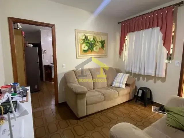 Casa com 135m² 3 quartos e 2 banheiros, à venda, no bairro Parque São Francisco em Itatiba