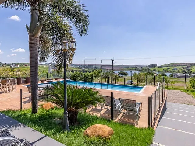 Casa com 1500m² 4 quartos e 5 banheiros, à venda, no bairro Rodovia em Sertanópolis