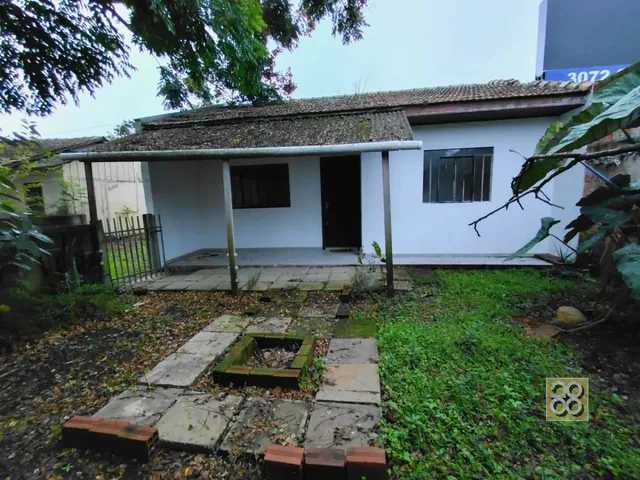 Casa 2 quartos e 1 banheiro, para alugar, no bairro Boqueirão em Curitiba
