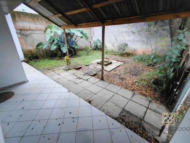 Casa 2 quartos e 1 banheiro, para alugar, no bairro Boqueirão em Curitiba