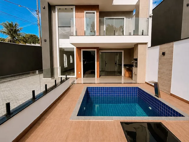 Casa 4 quartos e 3 banheiros, à venda, no bairro Colinas em Rio das Ostras