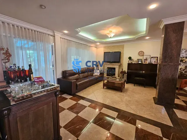 Casa com 500m² 5 quartos e 6 banheiros, à venda, no bairro Mediterrâneo em Londrina