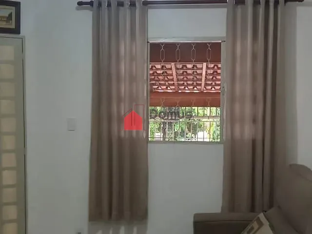 Casa com 125m² 2 quartos e 1 banheiro, à venda, no bairro Residencial Mombaça I em Pindamonhangaba