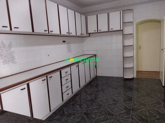 Casa com 360m² 4 quartos e 5 banheiros, para alugar, no bairro Urbanova em São José dos Campos