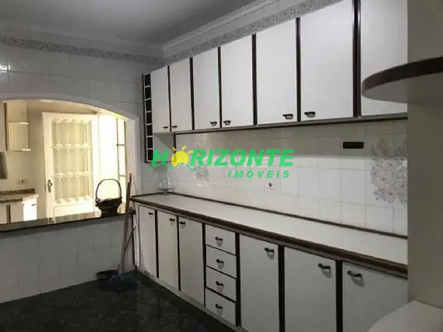 Casa com 360m² 4 quartos e 5 banheiros, para alugar, no bairro Urbanova em São José dos Campos