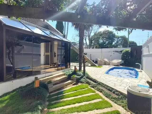 Casa com 470m² 4 quartos e 6 banheiros, para alugar, no bairro Ahú em Curitiba