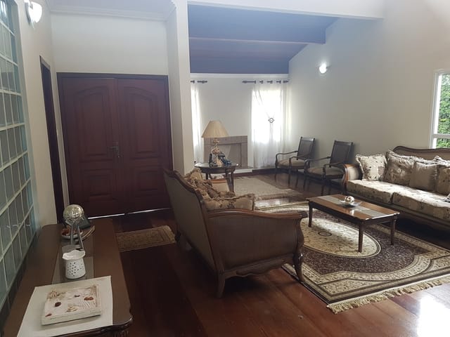 Casa com 650m² 3 quartos e 2 banheiros, à venda, no bairro Socorro em Pindamonhangaba